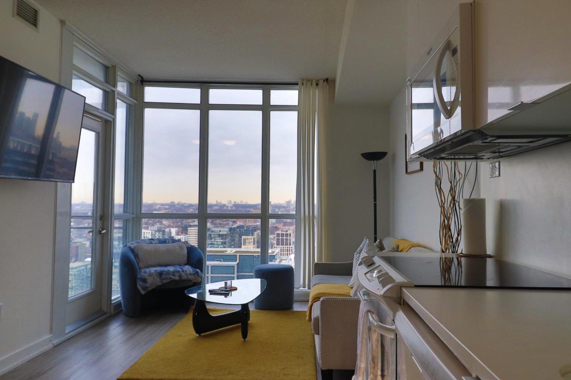 Apartment Downtown Oasis With Balcony & Free Parking