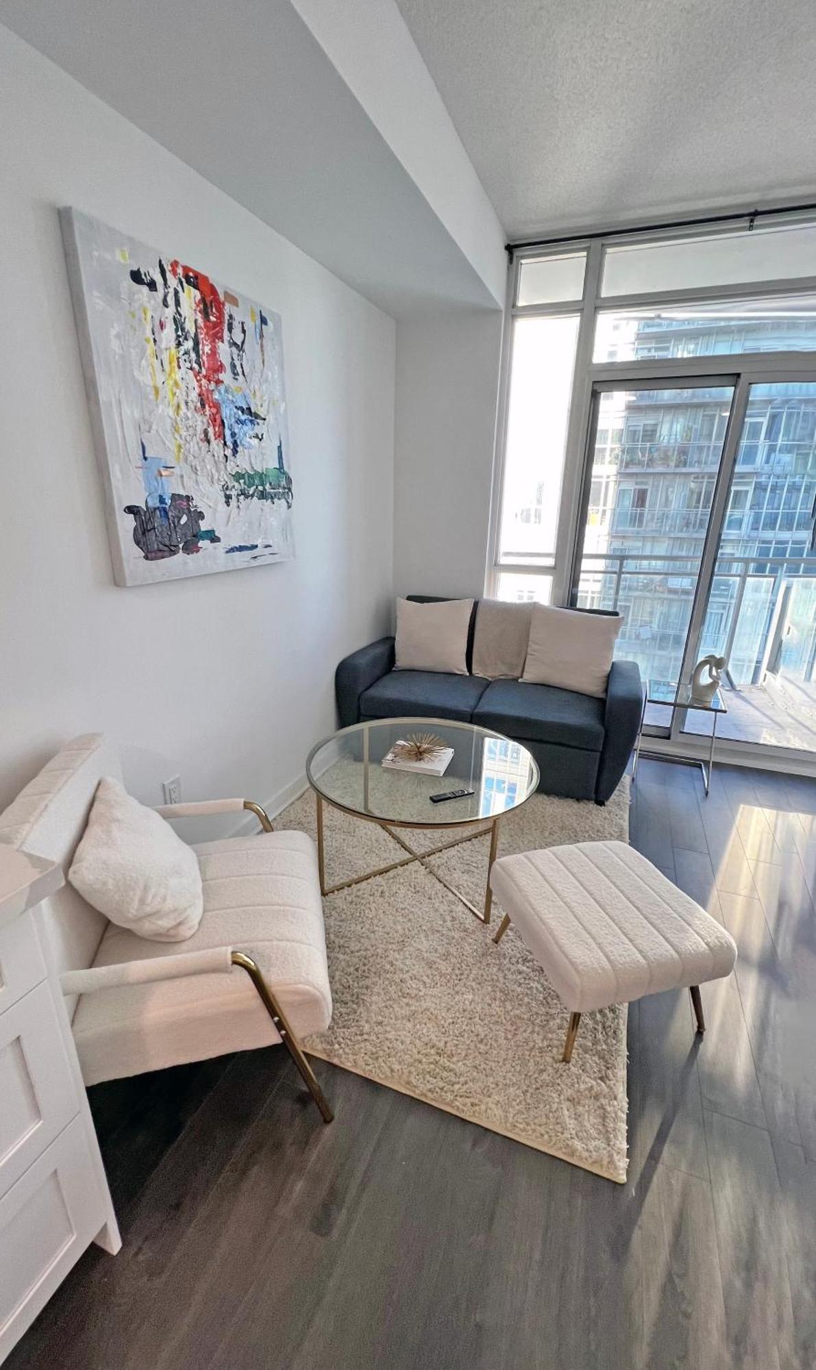 Apartment Downtown Oasis With Balcony & Free Parking